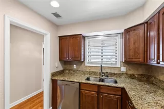 Photo #4: O6394178 Listing