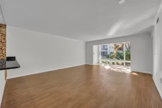 Photo #2: O6394372 Listing 