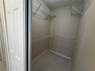 Photo #6: O6394904 Listing