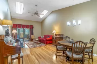 Photo #1: O6395130 Listing 