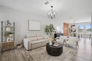 Photo #2: O6395155 Listing