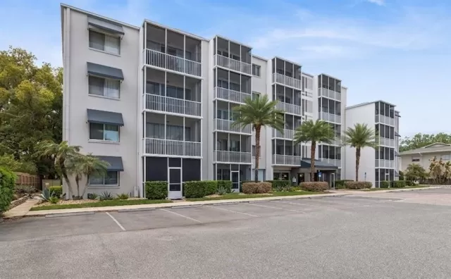 MLS: O6395249 Condo For Sale