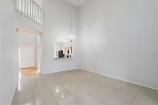 Photo #1: O6395316 Listing