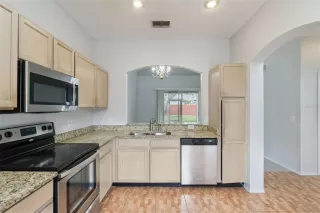 Photo #5: O6395316 Listing