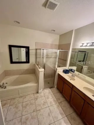 Photo #5: O6395579 Listing