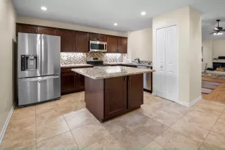 Photo #1: O6395689 Listing 