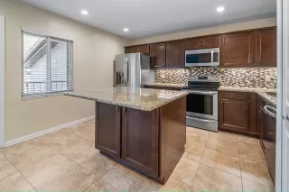 Photo #2: O6395689 Listing 