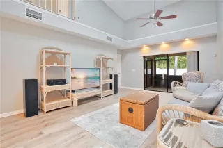 Photo #5: O6396032 Listing 