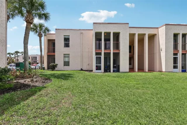 MLS: O6396188 Condo For Sale