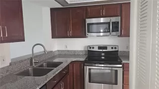 Photo #5: O6396444 Listing