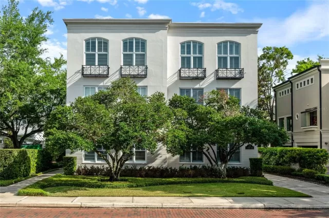 MLS: O6396594 Condo For Sale