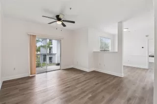 Photo #4: O6396627 Listing