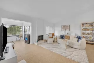 Photo #6: O6396634 Listing