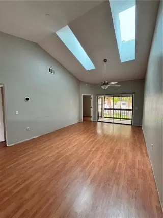 Photo #3: O6396764 Listing 