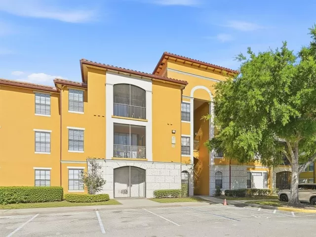 MLS: O6396780 Condo For Sale