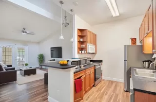 Photo #5: O6396786 Listing