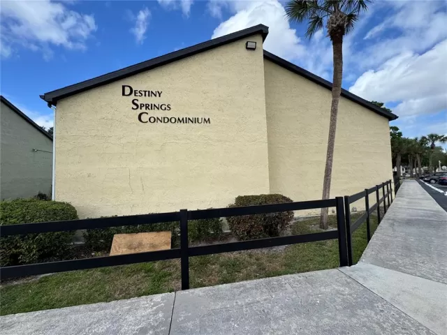 MLS: O6396792 Condo For Sale