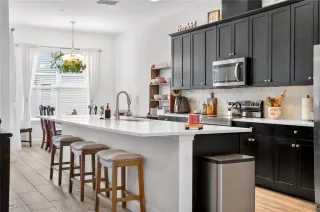 Photo #3: O6396858 Listing