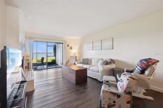 Photo #6: O6396911 Listing