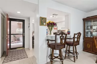 Photo #2: O6397315 Listing