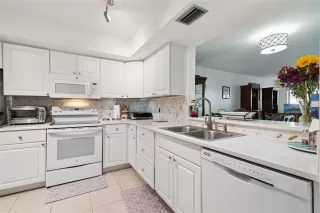 Photo #5: O6397315 Listing