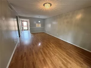 Photo #4: O6397365 Listing 