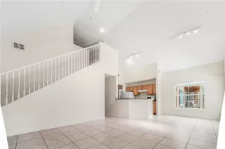 Photo #1: O6397807 Listing