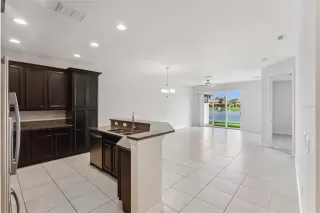 Photo #2: O6398149 Listing 