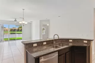 Photo #5: O6398149 Listing 