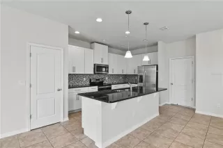 Photo #5: O6398259 Listing