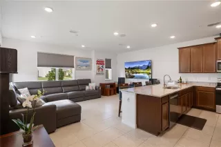 Photo #5: O6398286 Listing