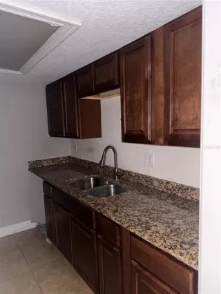 Photo #5: O6398337 Listing