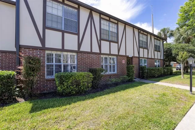 MLS: O6398432 Condo For Sale