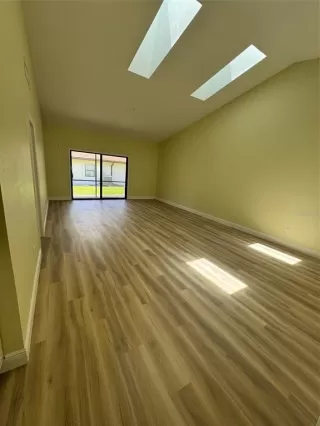 Photo #1: O6398500 Listing 