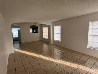 Photo #4: O6398551 Listing 