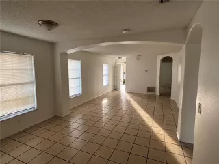 Photo #5: O6398551 Listing 