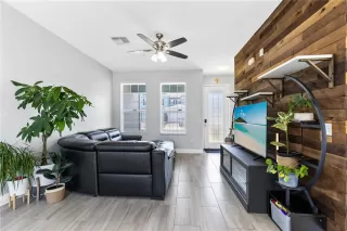 Photo #1: O6398674 Listing