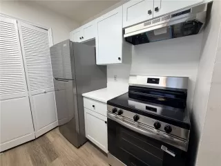 Photo #6: O6398841 Listing