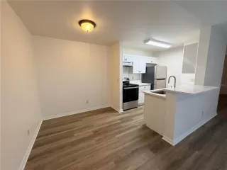 Photo #5: O6398844 Listing