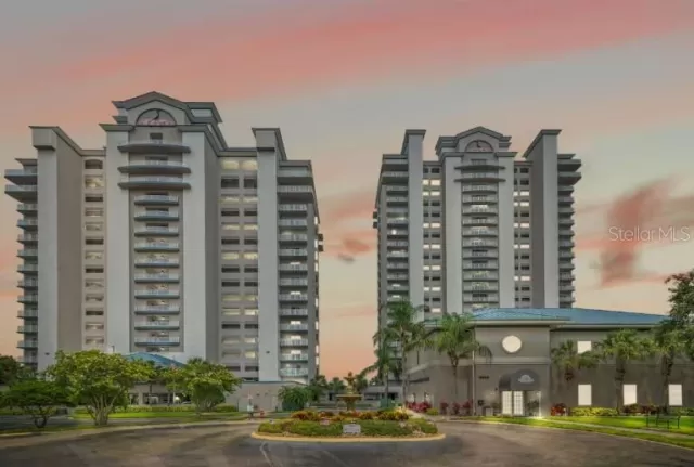 MLS: O6399033 Condo For Sale