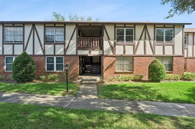 MLS: O6399258 Condo For Sale