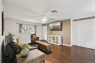 Photo #5: O6399258 Listing