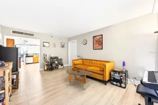 Photo #3: O6399430 Listing 