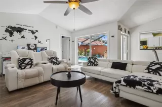 Photo #3: O6399436 Listing 