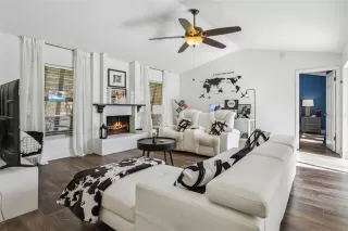 Photo #5: O6399436 Listing 