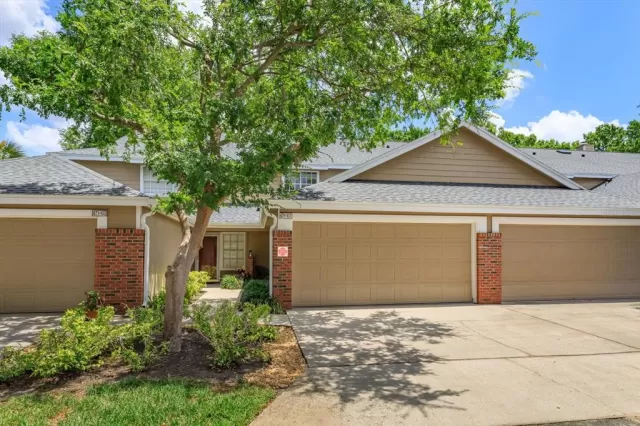 MLS: O6399678 Condo For Sale