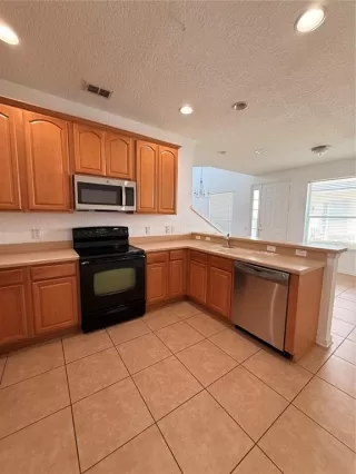 Photo #5: O6400684 Listing 