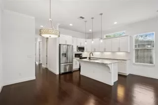 Photo #5: O6400799 Listing 