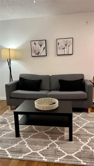 Photo #1: O6400884 Listing 