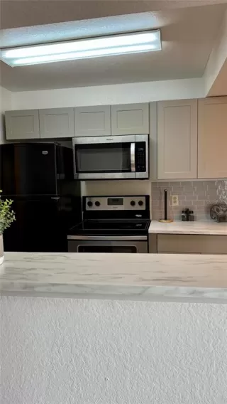 Photo #3: O6400884 Listing 